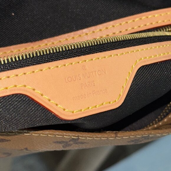 Louis Vuitton MONOGRAM REVERSE CANVAS Carry It - Picture 4 of 13